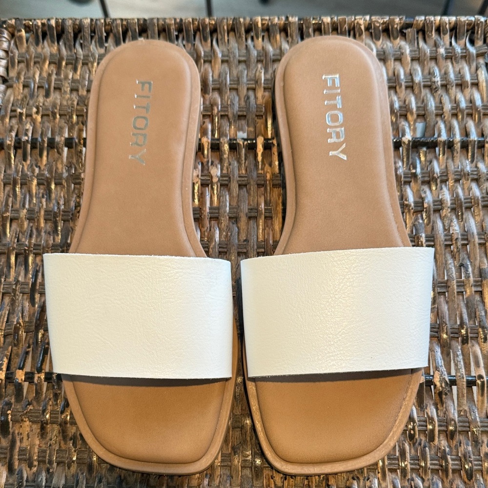 Fitory White Slide Sandals Women’s Size‎ 6 New